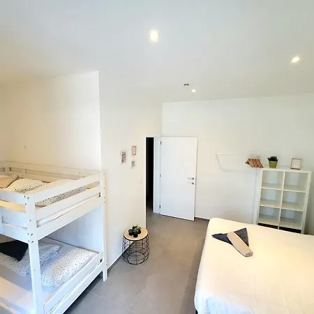 Family On The Ground Floor With Terrace - Panne A Cote Де Панбархат